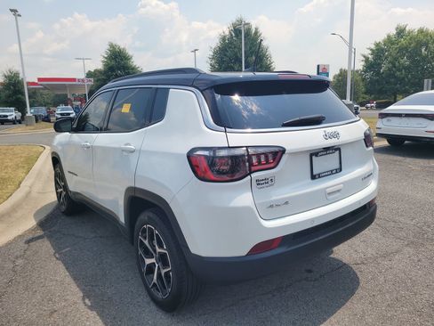 Used 2025 Jeep Compass Limited AWD/4WD image 5