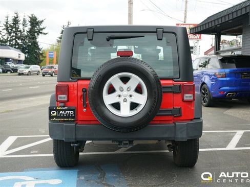 Used 2018 Jeep Wrangler Sport AWD/4WD image 6
