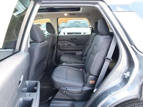 Certified 2025 Nissan Pathfinder SV w/ SV Premium Package FWD image 24