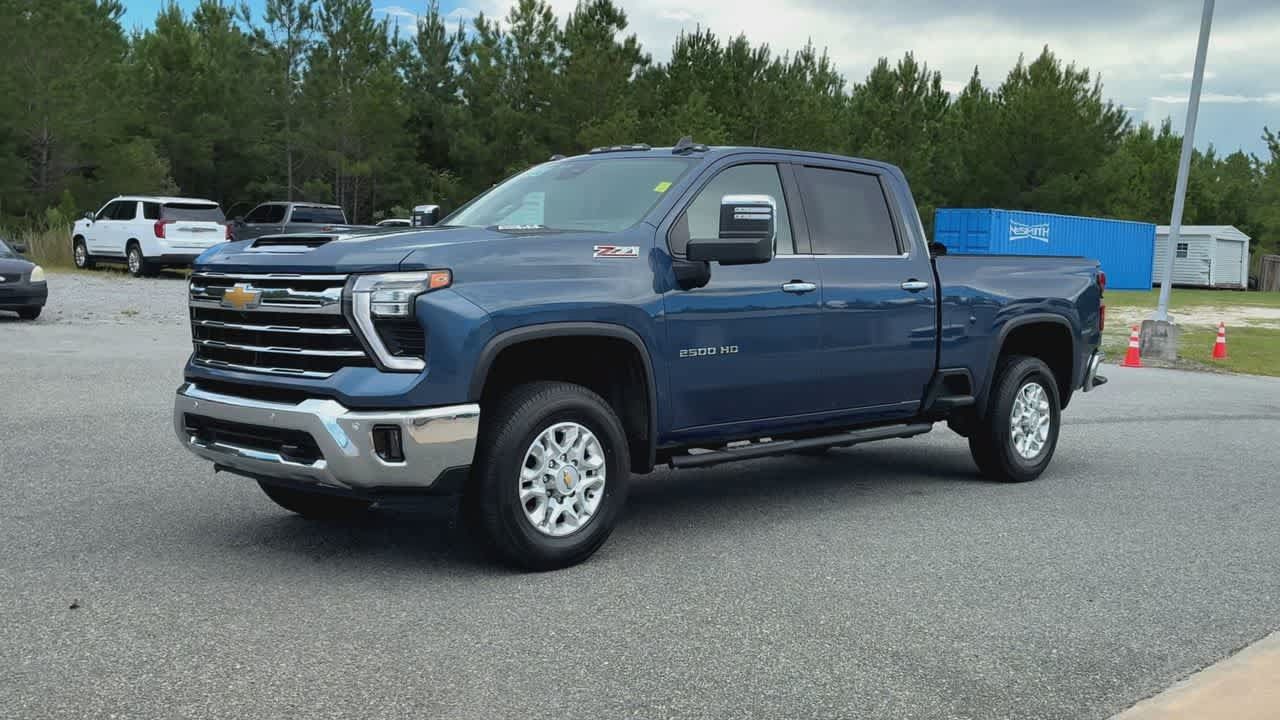 Used 2024 Chevrolet Silverado 2500 LTZ w/ LTZ Plus Package AWD/4WD image 4