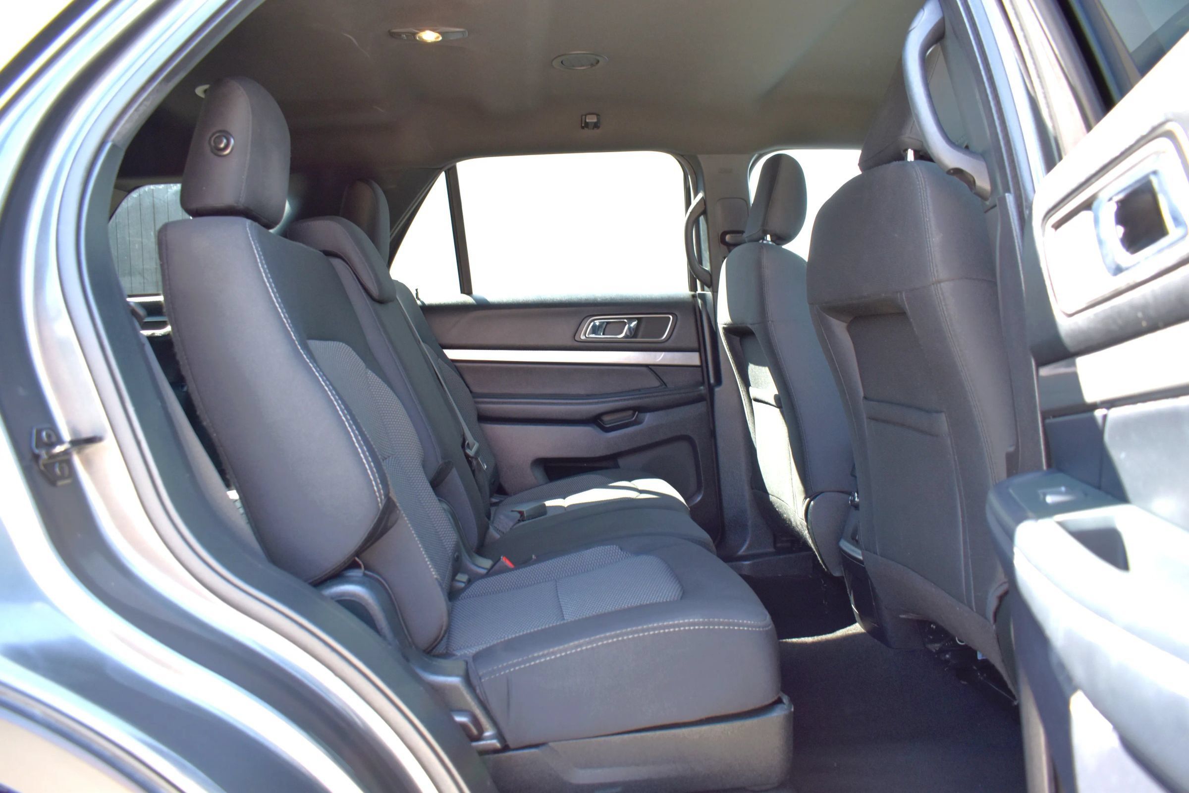 Used 2019 Ford Explorer XLT w/ Equipment Group 201A AWD/4WD image 26
