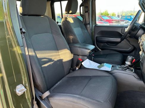 Used 2021 Jeep Gladiator Sport AWD/4WD image 12