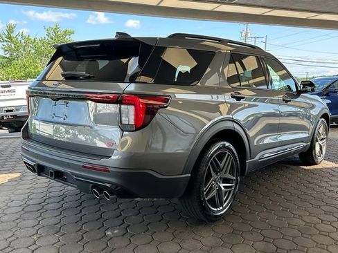 Used 2025 Ford Explorer ST AWD/4WD image 36