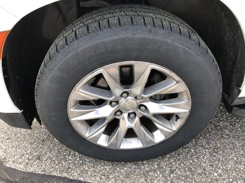 Used 2021 Chevrolet Tahoe Premier w/ Premium Package AWD/4WD image 9