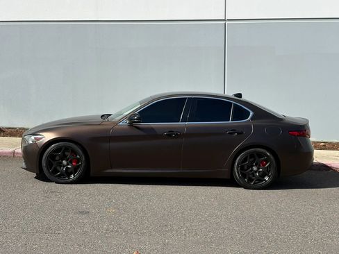 Used 2019 Alfa Romeo Giulia Ti image 3