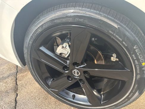 Used 2023 Nissan Sentra SR w/ Trunk Package image 38