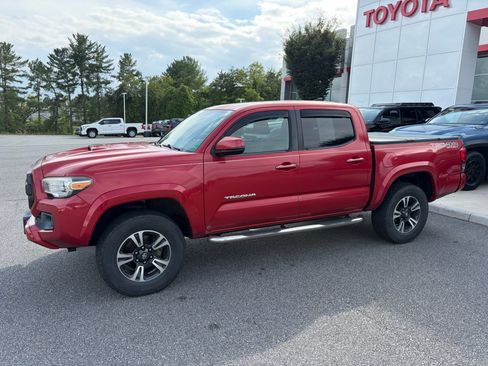 Used 2017 Toyota Tacoma TRD Sport w/ Premium & Technology Package AWD/4WD image 1