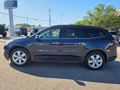 Used 2017 Chevrolet Traverse LT w/ Style and Technology Package AWD/4WD image 5