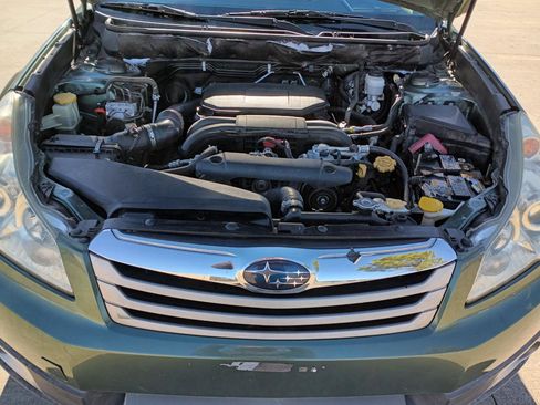 Used 2010 Subaru Outback 2.5i Limited image 28