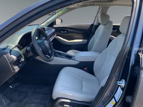 Used 2023 Honda Accord EX image 9