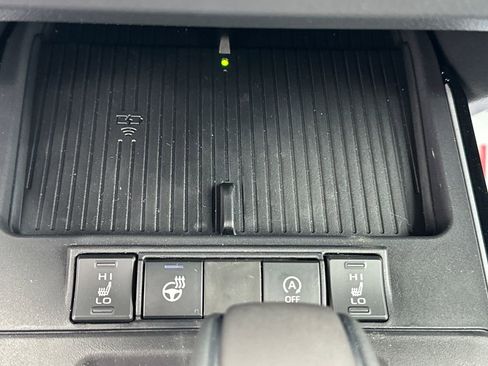 Used 2026 Toyota Corolla Cross XLE AWD/4WD image 29