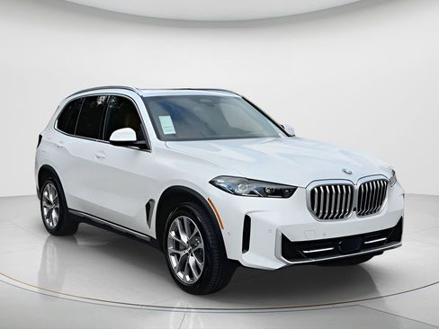 New 2026 BMW X5 xDrive50e w/ Premium Package image 2