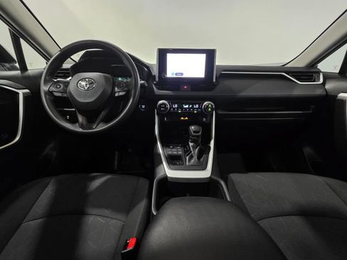 Used 2025 Toyota RAV4 XLE AWD/4WD image 14