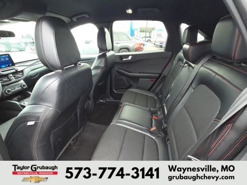 Used 2025 Ford Escape ST-Line Select AWD/4WD image 28
