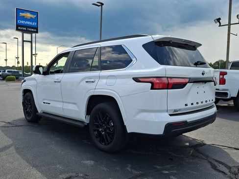 Used 2024 Toyota Sequoia SR5 w/ SR5 Premium Package AWD/4WD image 4