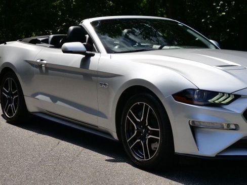 Used 2018 Ford Mustang GT Premium RWD image 40