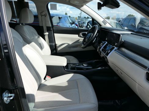 Used 2023 Kia Sorento EX image 31