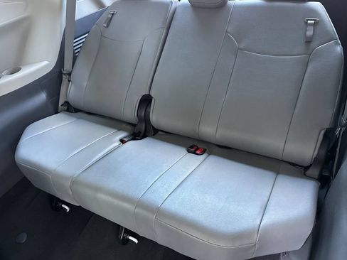 Certified 2024 Toyota Sienna XLE FWD image 14