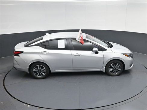 Used 2025 Nissan Versa SV w/ Trunk Package image 38