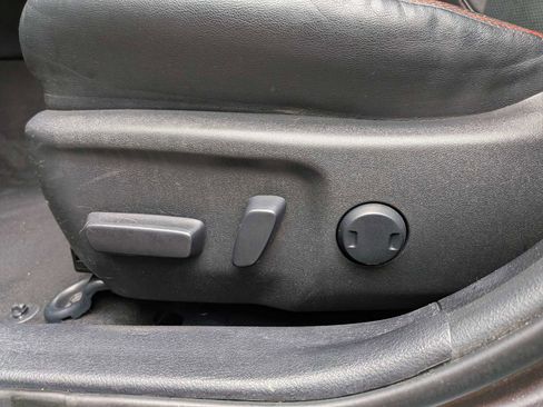 Used 2015 Toyota Camry XSE image 16