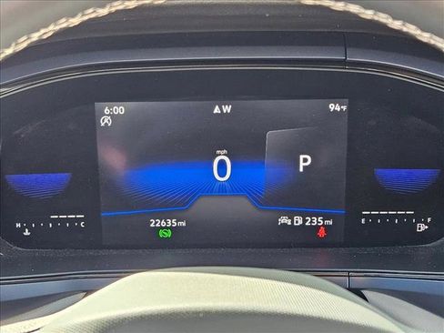 Used 2022 Volkswagen Taos SE FWD image 6