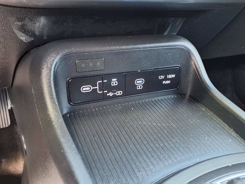 Used 2025 Hyundai Kona SEL AWD/4WD image 11
