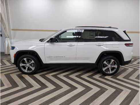 New 2026 Jeep Grand Cherokee Limited AWD/4WD image 3