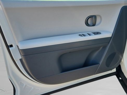 New 2026 Hyundai Ioniq 5 SEL image 18