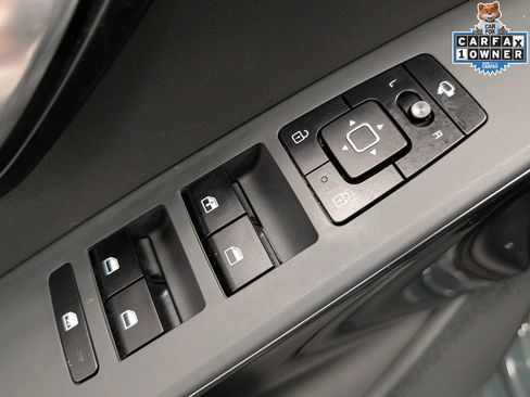 Certified 2025 Kia Niro EX Touring FWD image 10