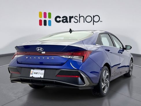 Used 2025 Hyundai Elantra SEL FWD image 5