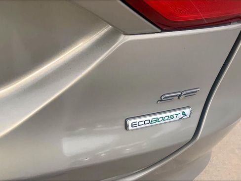 Used 2015 Ford Fusion SE w/ Equipment Group 202A FWD image 10