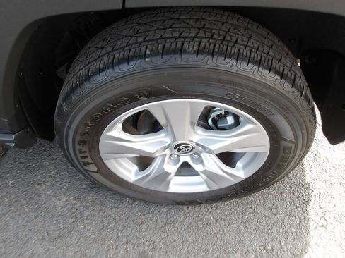 Used 2023 Toyota RAV4 LE AWD/4WD image 25