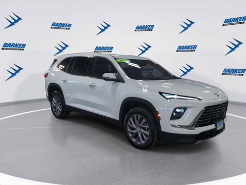 Used 2025 Buick Enclave Preferred image 2