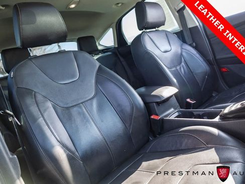 Used 2018 Ford Focus Titanium image 4