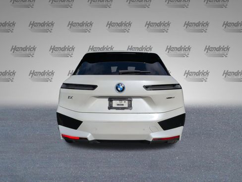 Used 2024 BMW iX xDrive50 w/ Premium Package AWD/4WD image 8
