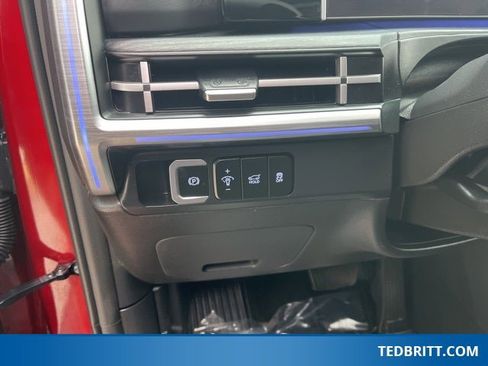 Used 2024 Hyundai Santa Fe Limited image 44