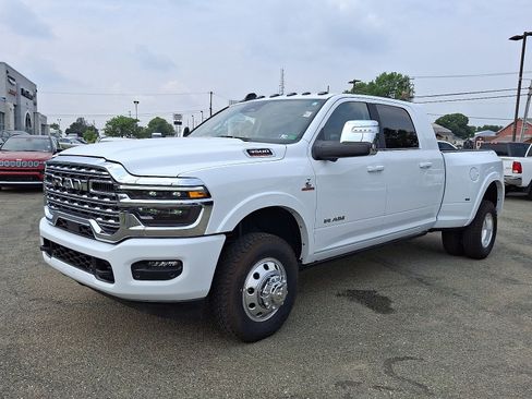 New 2025 RAM 3500 Longhorn image 2