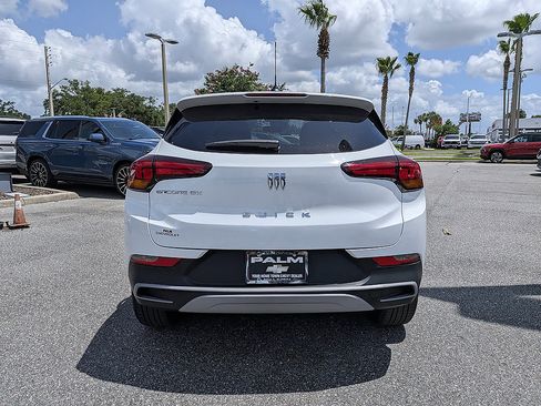 Certified 2024 Buick Encore GX Preferred FWD image 3