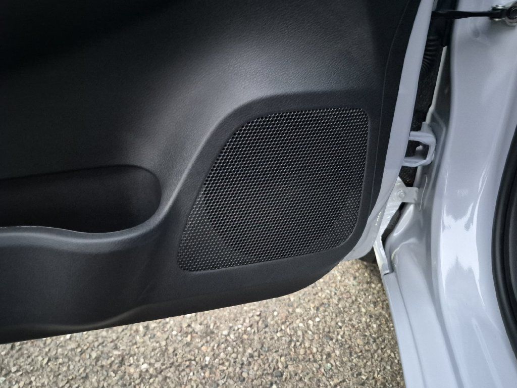 Certified 2025 Nissan Versa SR FWD image 13