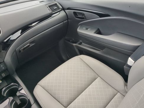 Used 2023 Honda Passport Elite image 16