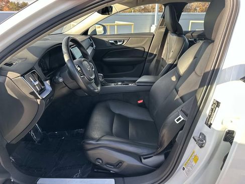 Used 2020 Volvo S60 T6 Momentum image 23