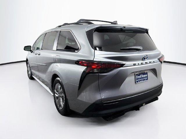 Used 2022 Toyota Sienna XLE w/ XLE Plus Package FWD image 7