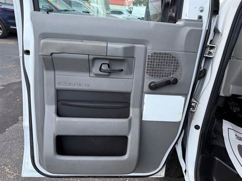 Used 2011 Ford E-250 and Econoline 250 RWD image 19
