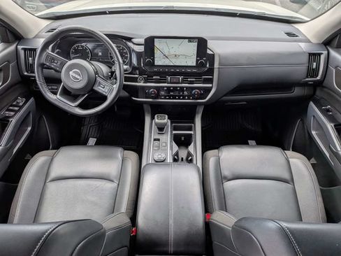 Used 2024 Nissan Pathfinder SL AWD/4WD image 15