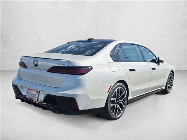 Used 2024 BMW 750e xDrive w/ Premium Package AWD/4WD image 4