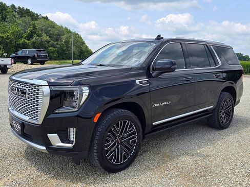 Used 2021 GMC Yukon Denali w/ Denali Premium Package AWD/4WD image 2