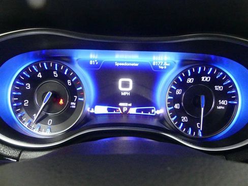 Used 2023 Chrysler 300 Touring w/ Sport Appearance Package RWD image 31