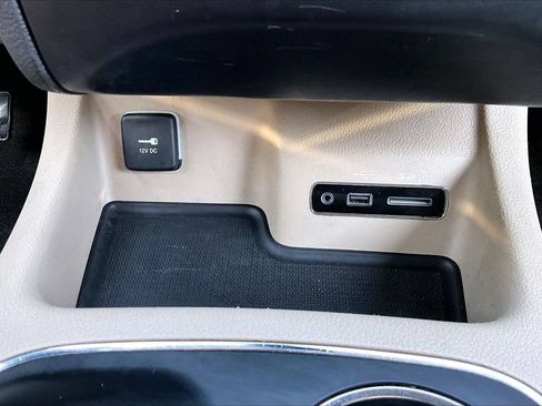 Used 2016 Dodge Durango Limited w/ Nav & Power Liftgate Group RWD image 17