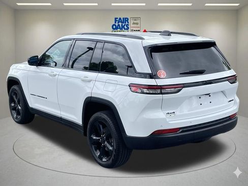 Certified 2024 Jeep Grand Cherokee Limited w/ Black Appearance Package AWD/4WD image 9