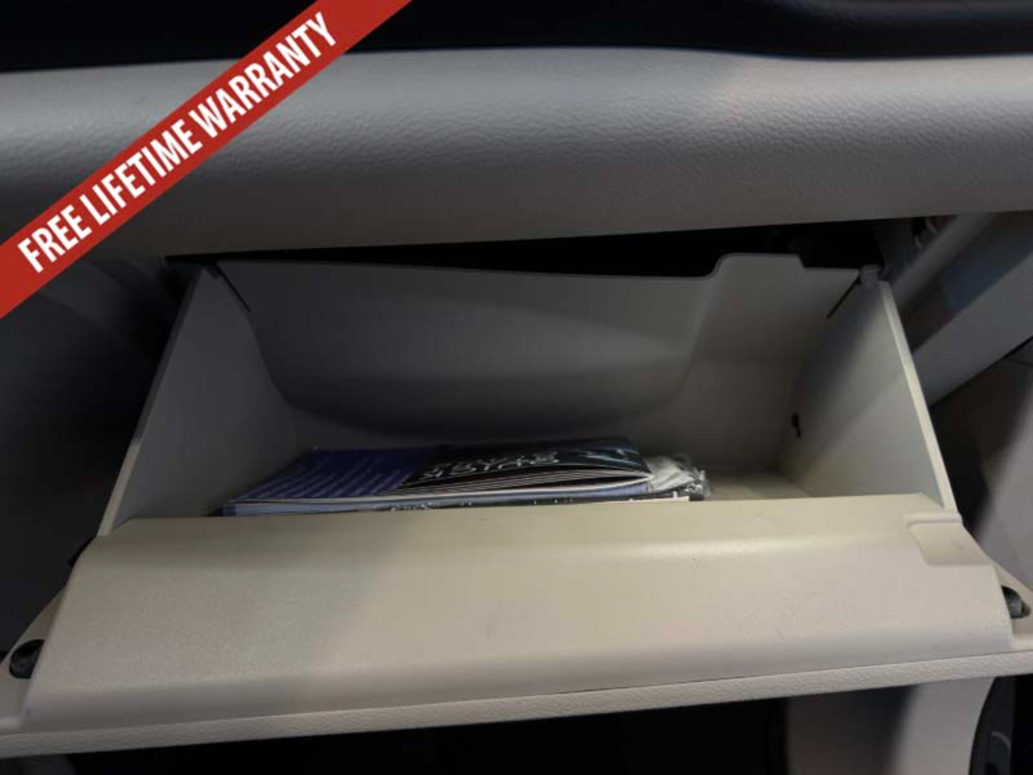 Used 2024 Chrysler Pacifica Touring-L FWD image 46